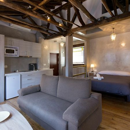 Los Lobos Suites Apartamentos กรานาดา ภายนอก รูปภาพ