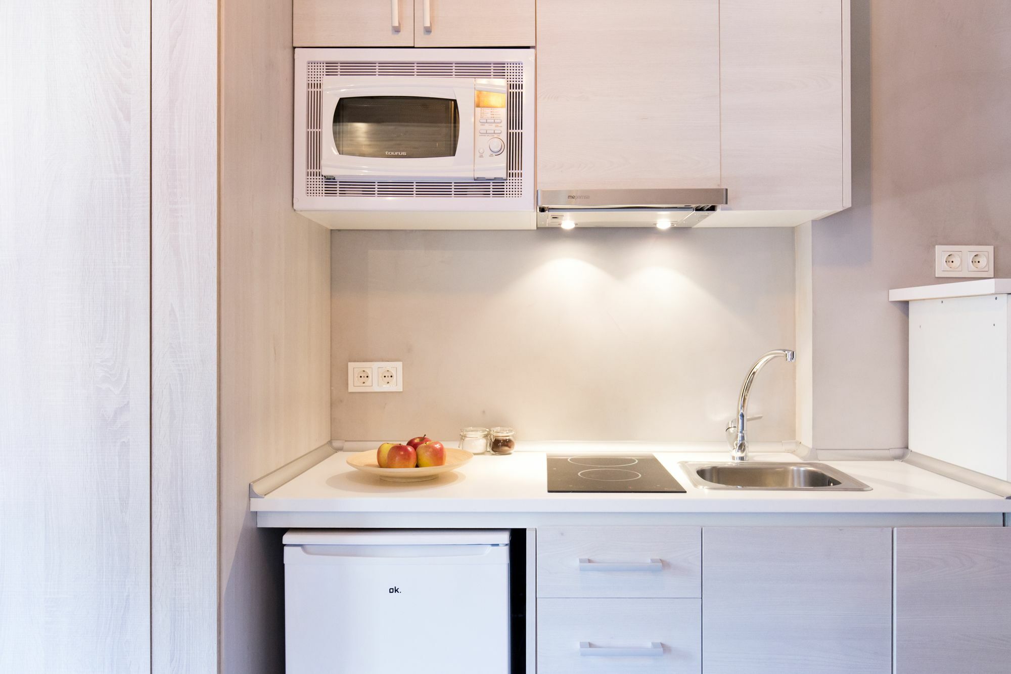 Los Lobos Suites Apartamentos กรานาดา ภายนอก รูปภาพ