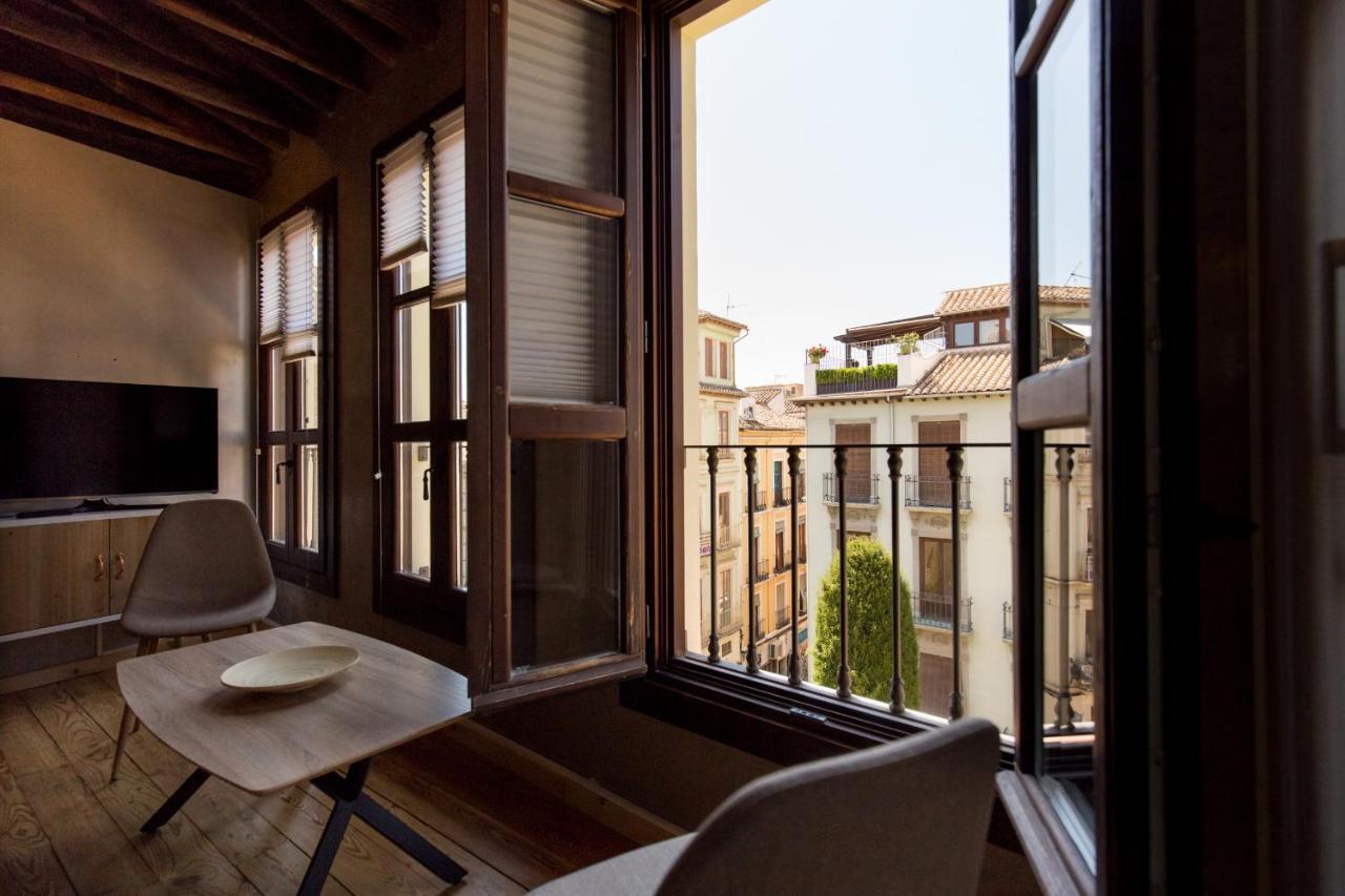 Los Lobos Suites Apartamentos กรานาดา ภายนอก รูปภาพ