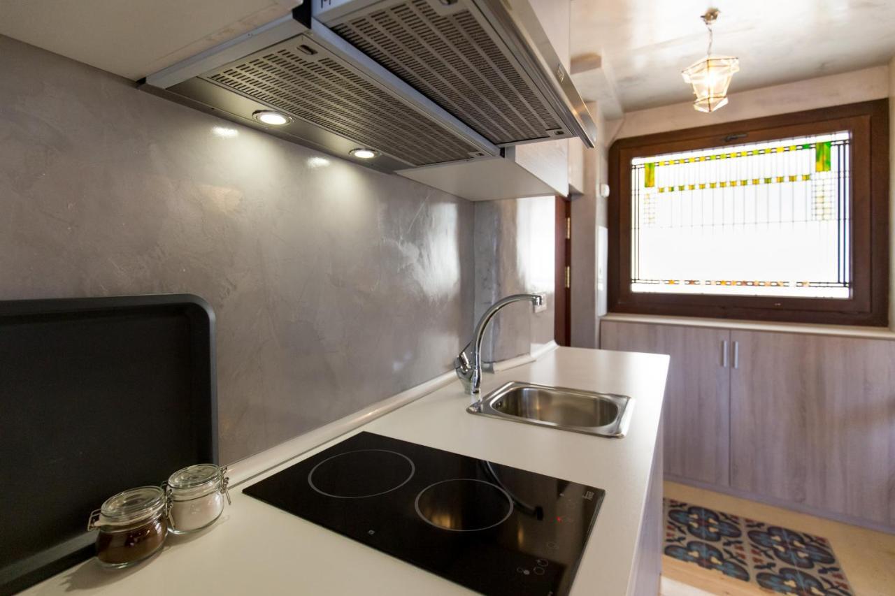 Los Lobos Suites Apartamentos กรานาดา ภายนอก รูปภาพ